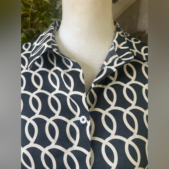 Chicos, ladies US size 8, long sleeve, black and white blouse perfect condition - Picture 2 of 12